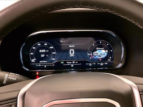 Used 2024 GMC Yukon SLE image 24