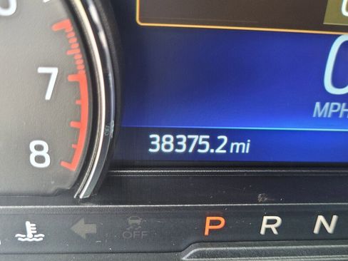 Used 2023 Ford Explorer XLT image 23