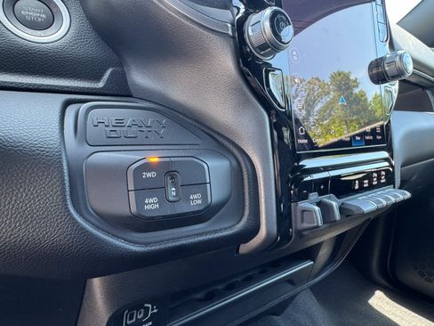 Used 2025 RAM 2500 Big Horn AWD/4WD image 28