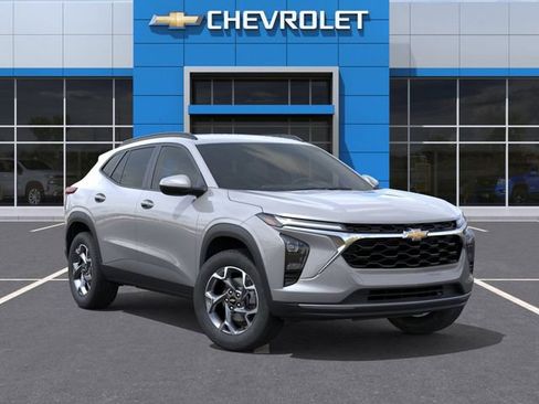 Used 2026 Chevrolet Trax LT w/ Driver Confidence Package FWD image 7