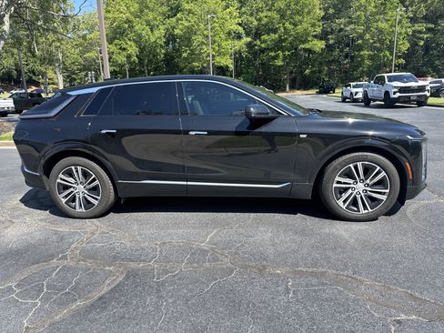 Certified 2024 Cadillac Lyriq Tech w/ Driver Assist Package RWD image 4