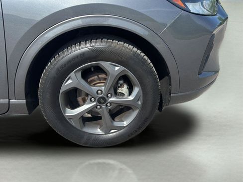 Used 2023 Ford Escape ST-Line AWD/4WD image 9