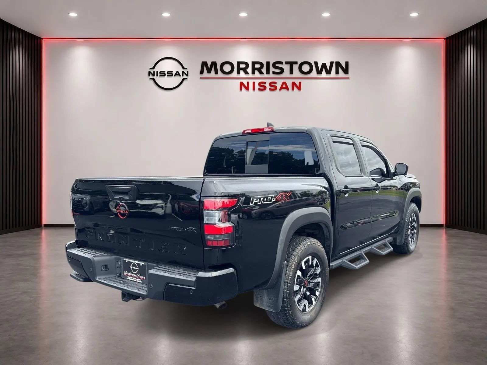 Used 2024 Nissan Frontier PRO-4X w/ Pro Convenience Package AWD/4WD image 3