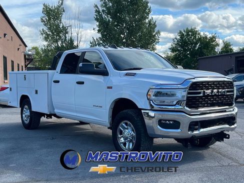 Used 2022 RAM 3500 SLT w/ Quick Order Package 27G SLT AWD/4WD image 1