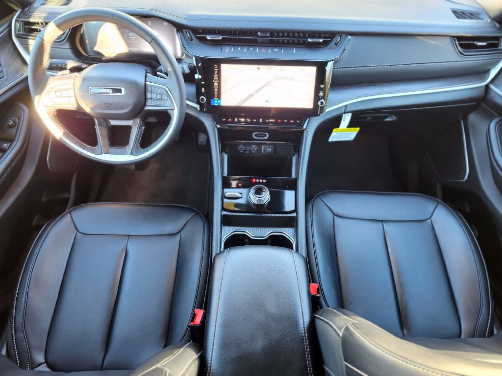 Used 2026 Jeep Grand Cherokee Limited AWD/4WD image 12