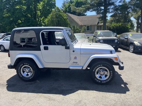 Used 2003 Jeep Wrangler X AWD/4WD image 6