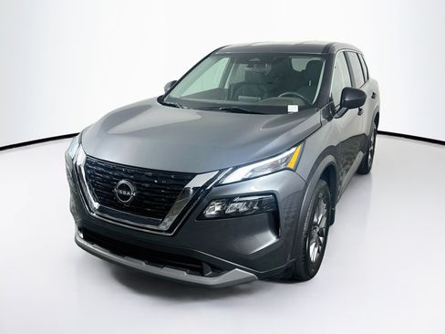 Used 2023 Nissan Rogue S AWD/4WD image 3