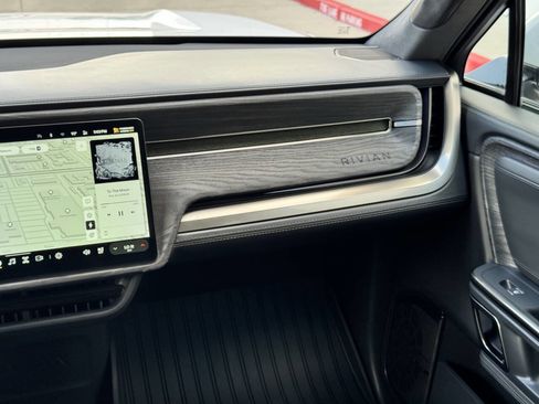 Used 2022 Rivian R1S Launch Edition image 28