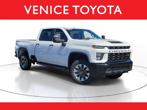 Used 2022 Chevrolet Silverado 2500 Custom image 1