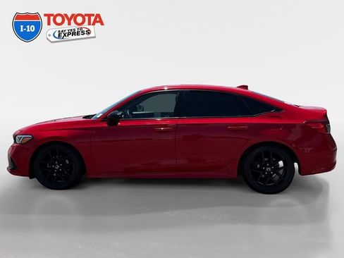 Used 2023 Honda Civic Sport image 2
