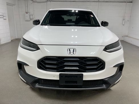 Used 2025 Honda HR-V Sport image 2