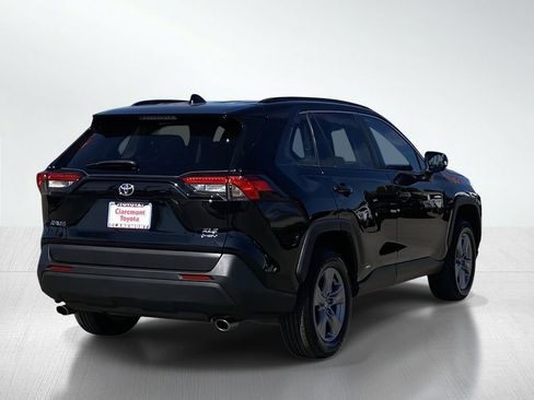 Used 2025 Toyota RAV4 XLE image 8