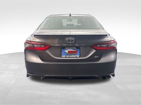 Used 2022 Toyota Camry SE image 6