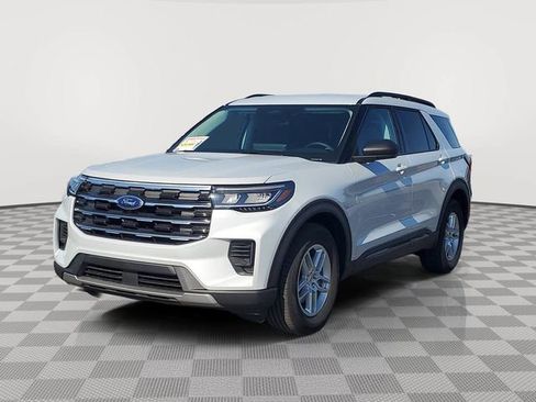 New 2026 Ford Explorer Active image 2