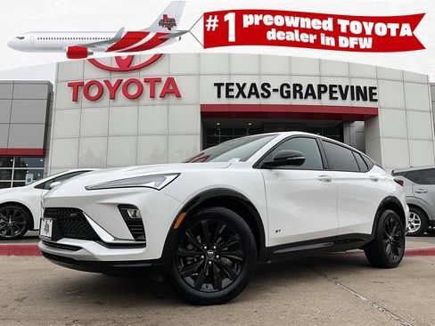 Used 2025 Buick Envista Sport Touring image 1