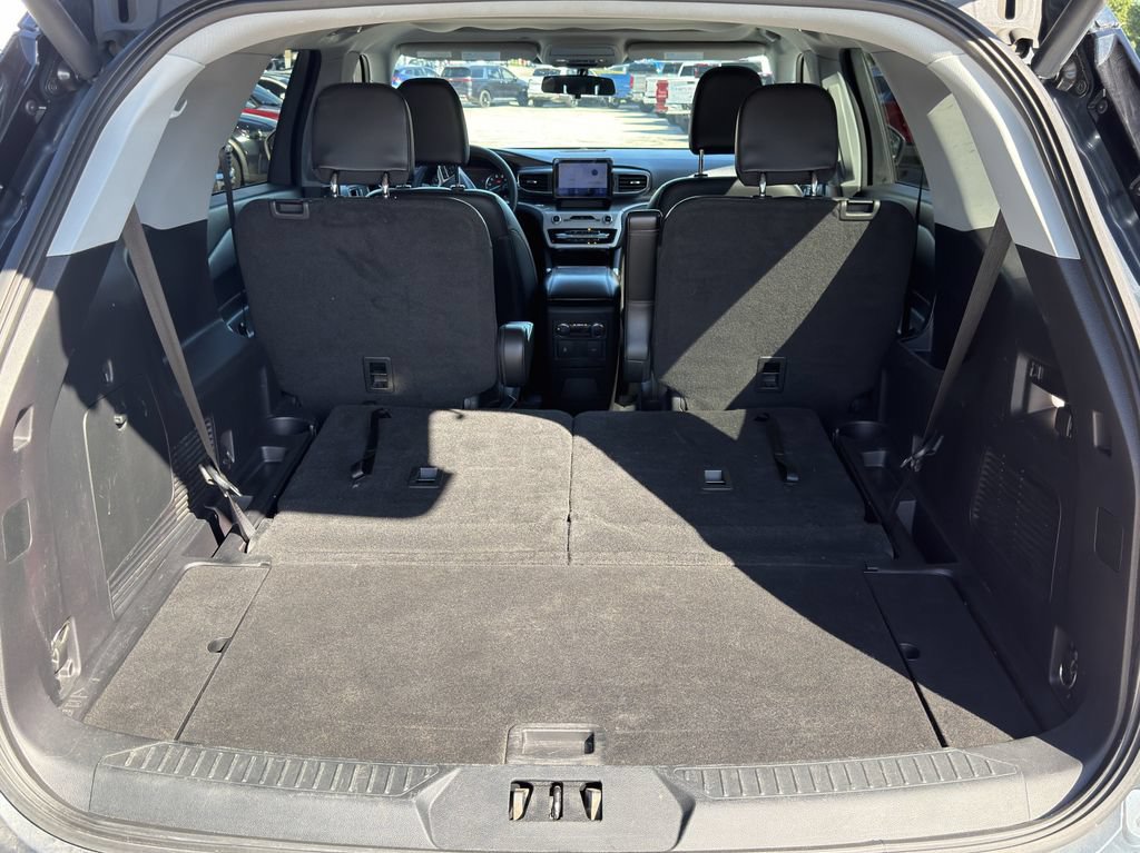 Used 2022 Ford Explorer XLT w/ Equipment Group 202A RWD image 12