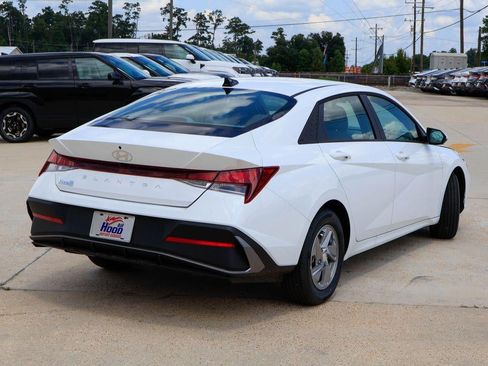 New 2026 Hyundai Elantra SE FWD image 23