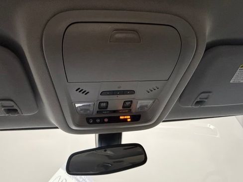 Used 2017 GMC Acadia SLT AWD/4WD image 36