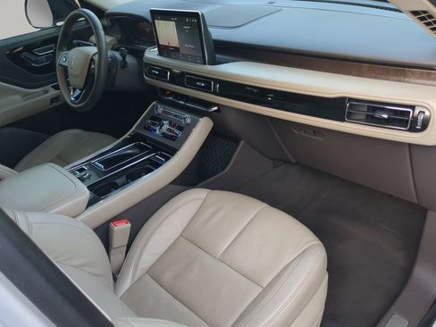 Used 2023 Lincoln Aviator Reserve w/ Equipment Group 201A RWD image 48