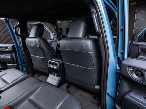 Used 2025 Toyota Land Cruiser image 32