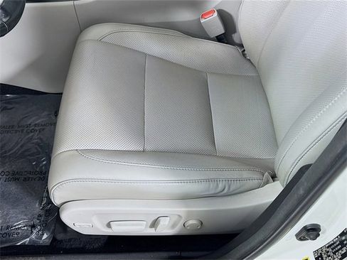 Used 2017 Toyota Highlander Limited image 19