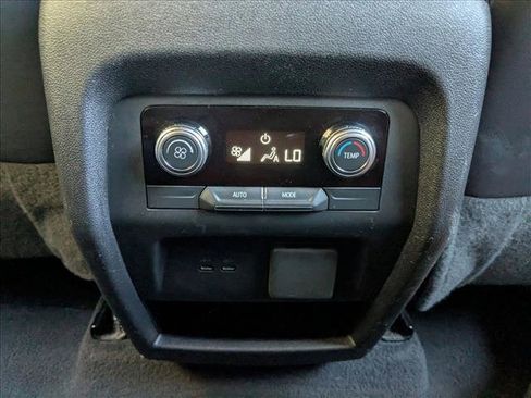 Used 2024 GMC Acadia Elevation image 17