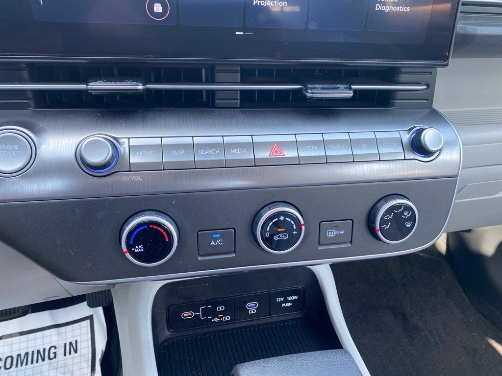Certified 2024 Hyundai Kona SE AWD/4WD image 18