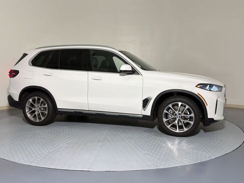 Used 2025 BMW X5 xDrive40i w/ Parking Assistance Package AWD/4WD image 20