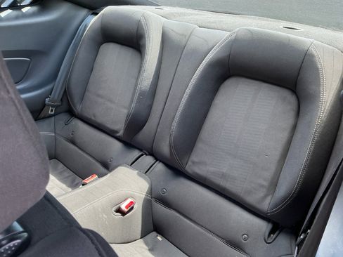 Used 2018 Ford Mustang Coupe RWD image 18