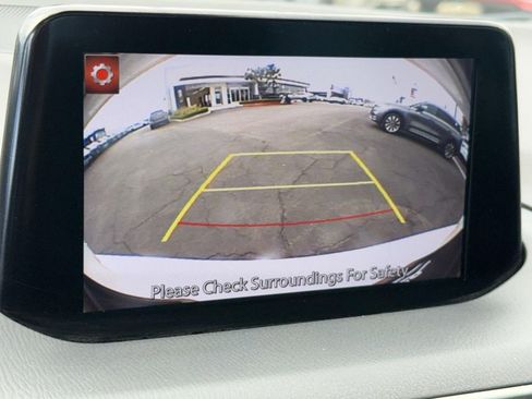 Used 2018 MAZDA MAZDA3 Touring image 28