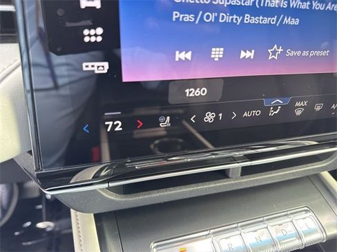 Used 2024 Lincoln Nautilus Reserve image 19