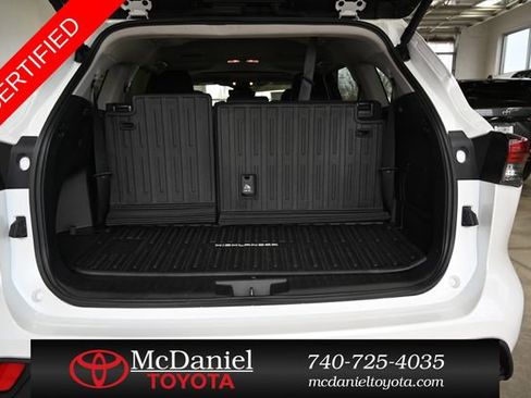Certified 2025 Toyota Highlander XLE image 31