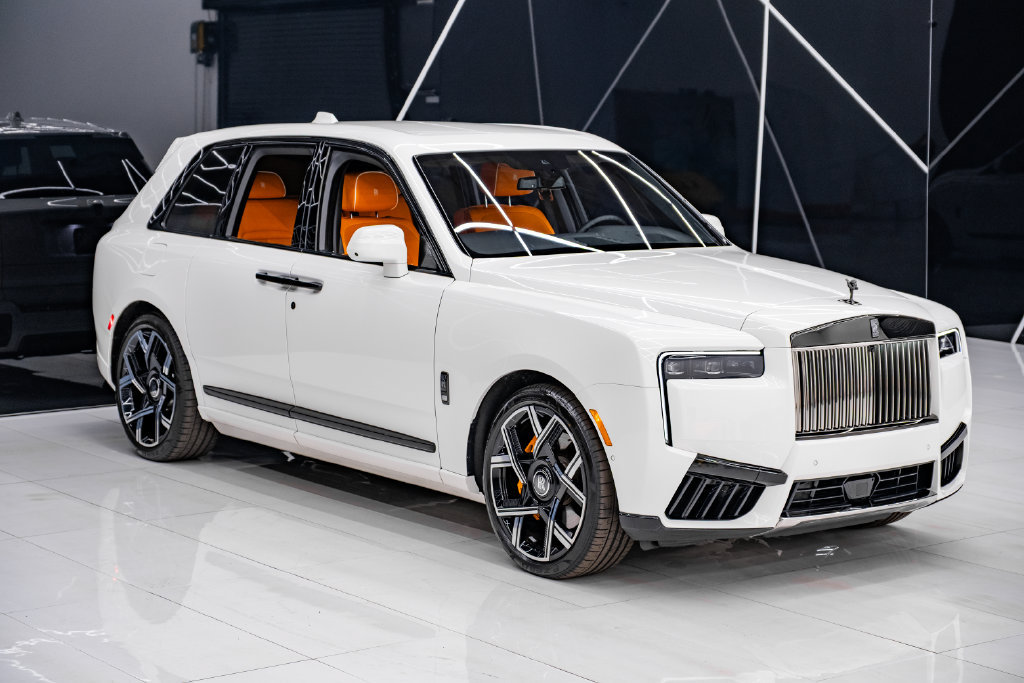 Used 2025 Rolls-Royce Cullinan Black Badge AWD/4WD image 7