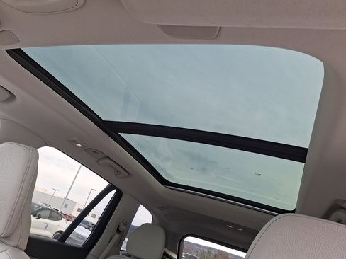 Certified 2024 Volvo XC90 B5 Plus w/ Protection Package Premier image 14