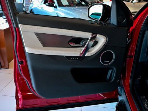 Used 2022 Land Rover Discovery Sport SE R-Dynamic image 15