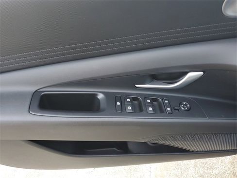 Used 2024 Hyundai Elantra SE image 20