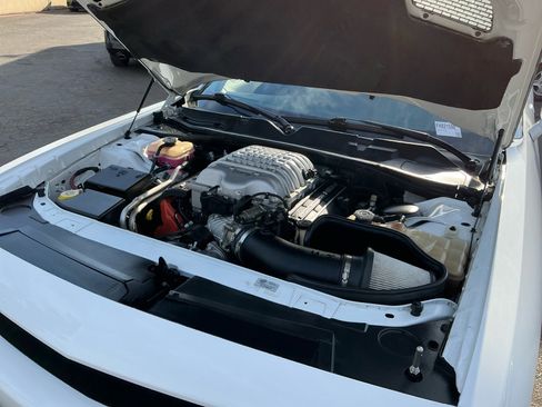 Used 2015 Dodge Challenger SRT Hellcat image 24