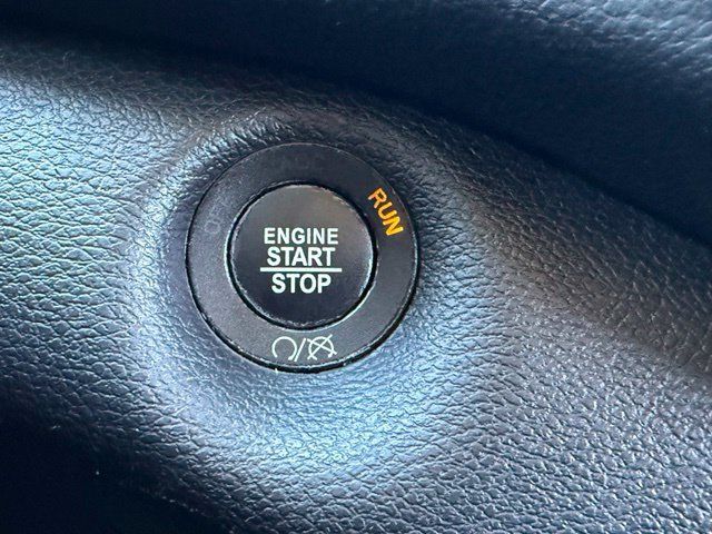 Used 2020 Jeep Cherokee Trailhawk w/ Cold Weather Group AWD/4WD image 24