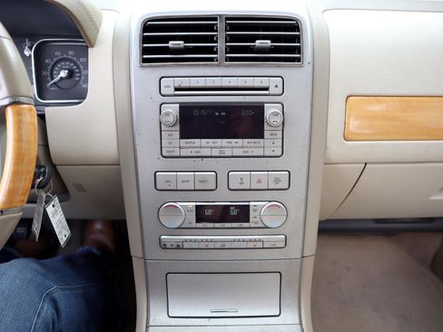 Used 2007 Lincoln MKX FWD image 46