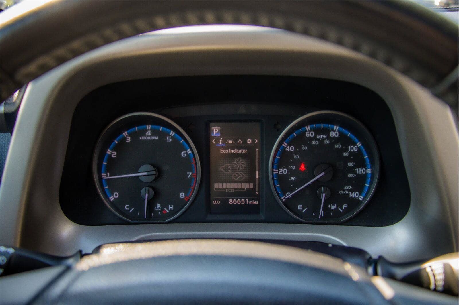 Used 2018 Toyota RAV4 XLE FWD image 12