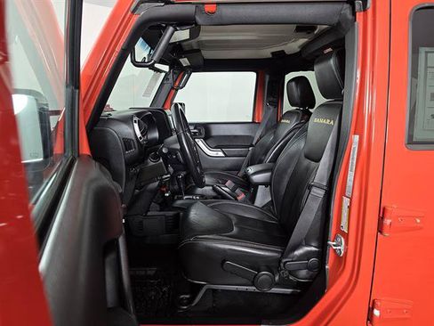 Used 2015 Jeep Wrangler Unlimited Sahara w/ Max Tow Package AWD/4WD image 33