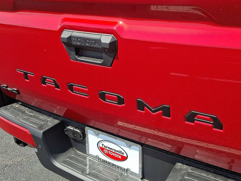 Certified 2025 Toyota Tacoma SR5 w/ SR5 Upgrade Package AWD/4WD image 5