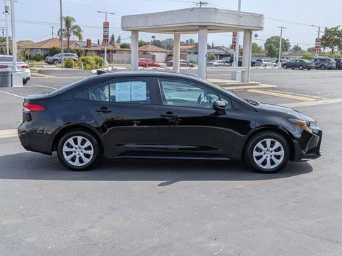 Used 2026 Toyota Corolla LE FWD image 4