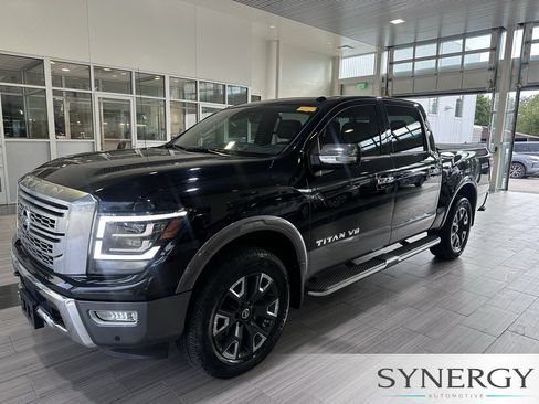 Used 2020 Nissan Titan Platinum Reserve w/ Moonroof Package AWD/4WD image 18