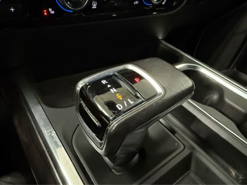 Used 2022 Chevrolet Silverado 1500 LTZ w/ LTZ Premium Package AWD/4WD image 26
