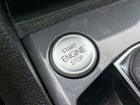 Certified 2024 Volkswagen Tiguan SE w/ Panoramic Sunroof Package image 23