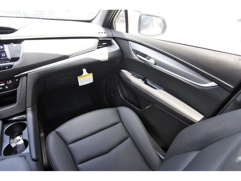 New 2026 Cadillac XT5 Luxury FWD image 10