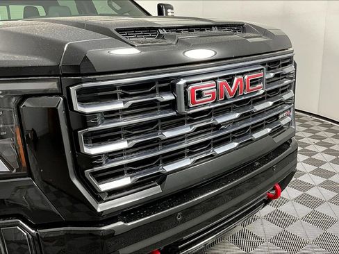 Certified 2025 GMC Sierra 2500 AT4 w/ Max Trailering Package image 31