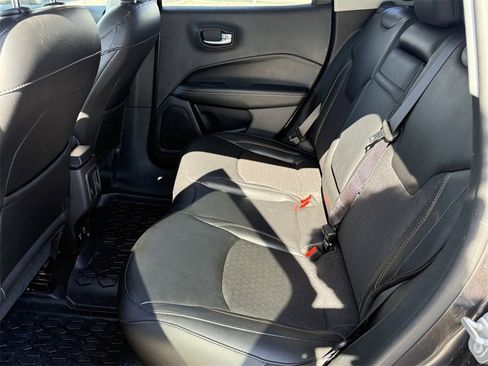 Used 2019 Jeep Compass Latitude image 24