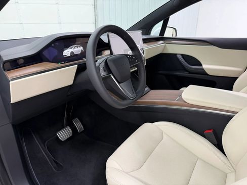 Used 2026 Tesla Model X Sport Utility 4D image 12